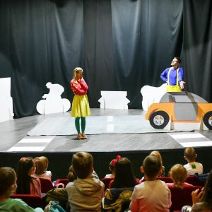 „Недјеља дјетета“: Представа „Мирка“ учила основце о правилима понашања у саобраћају „Недјеља дјетета“: Представа „Мирка“ учила основце о правилима понашања у саобраћају