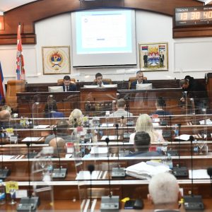 Одборници у скупштинским клупама: Настављена 6. сједница Скупштине Града