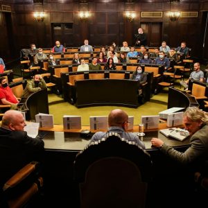 Бански двор: Књига, филм и изложбена поставка о аматерском филму у Бањој Луци Бански двор: Књига, филм и изложбена поставка о аматерском филму у Бањој Луци