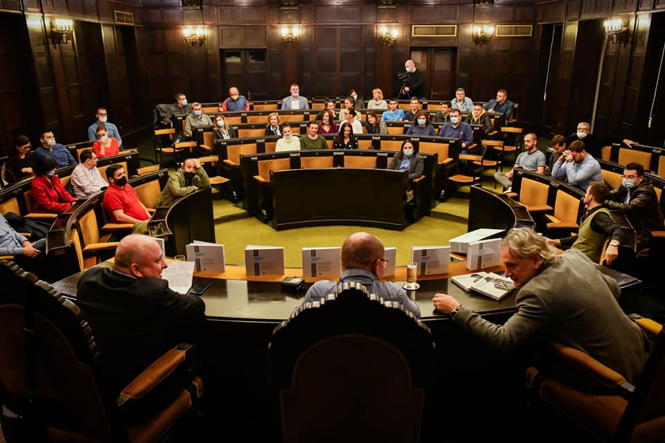  Фото: Бански двор 