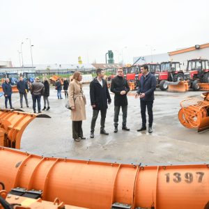 Zimska služba spremna za prve padavine, u vozila ugrađen sistem-GPS Zimska služba spremna za prve padavine, u vozila ugrađen sistem-GPS