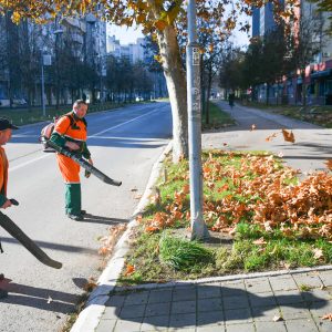 У току интензивно чишћење и прање улица Бање Луке У току интензивно чишћење и прање улица Бање Луке