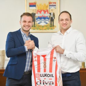 Градоначелник угостио прослављеног кошаркаша: Захвалница Игору Ракочевићу за хуманитарни рад Градоначелник угостио прослављеног кошаркаша: Захвалница Игору Ракочевићу за хуманитарни рад