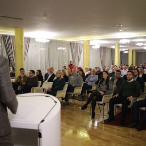 Бољи амбијент за пословање: Форумом са предузетницима свечано отворен Предузетнички центар Бољи амбијент за пословање: Форумом са предузетницима свечано отворен Предузетнички центар