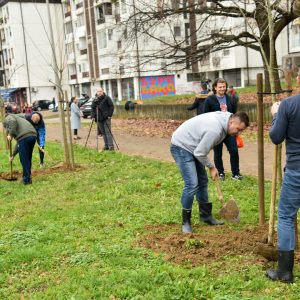 Акцији садње придружило се и Србско сабрање „Баштионик“