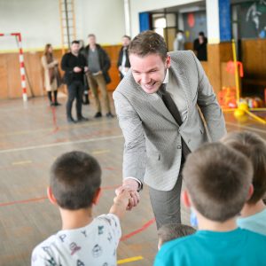 Вишеструка корист пројекта бесплатних спортских секција у школама Вишеструка корист пројекта бесплатних спортских секција у школама