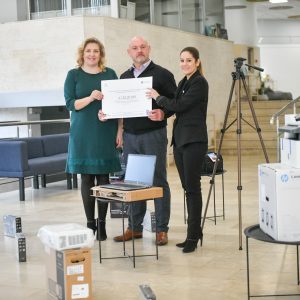 На располагању младима: Мултимедијална опрема донирана Дому омладине На располагању младима: Мултимедијална опрема донирана Дому омладине