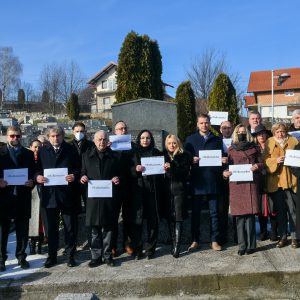 Сјећање на Холокауст: Градоначелник одао почаст жртвама Сјећање на Холокауст: Градоначелник одао почаст жртвама