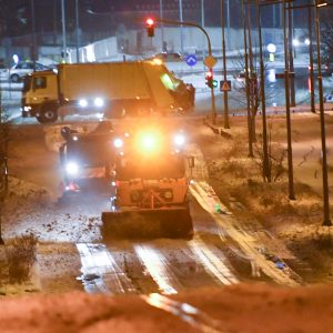 У пуном капацитету: Екипе на терену од почетка сњежних падавина У пуном капацитету: Екипе на терену од почетка сњежних падавина