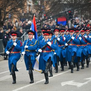 У част Српској: Свечани дефиле на улицама Бање Луке, присуствовао и градоначелник