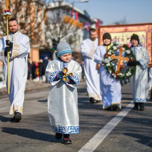 Bogojavljenska litija i plivanje za Časni krst u srijedu