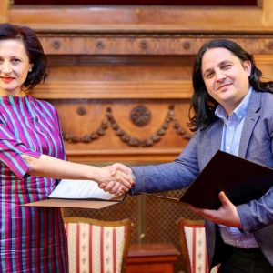 Представници Банског двора и Галерије ’73 потписали протокол о сарадњи