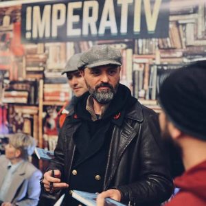 Роман „Окретиште“ књижевника Дамира Каракаша промовисан у Банском двору Роман „Окретиште“ књижевника Дамира Каракаша промовисан у Банском двору