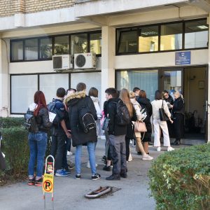 Пријаве још данас: Велико интересовање за издавање електронских карата за бесплатан превоз Пријаве још данас: Велико интересовање за издавање електронских карата за бесплатан превоз