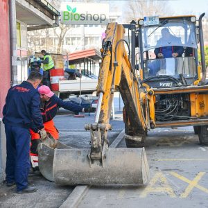 У току санација оштећења на више саобраћајница у центру града