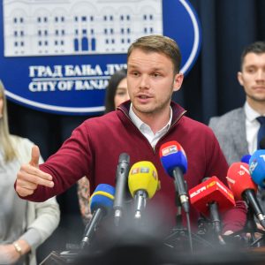 Са дневног реда скинуте тачке о новим радним мјестима и новом градском парку Са дневног реда скинуте тачке о новим радним мјестима и новом градском парку