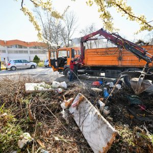 Акција „Чисто лице града“ у више мјесних заједница Акција „Чисто лице града“ у више мјесних заједница