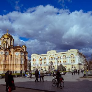 Ко је ваш херој?: Предложите кандидате за априлске награде Ко је ваш херој?: Предложите кандидате за априлске награде