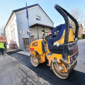 Наставља се санација саобраћајница на ширем подручју града Наставља се санација саобраћајница на ширем подручју града