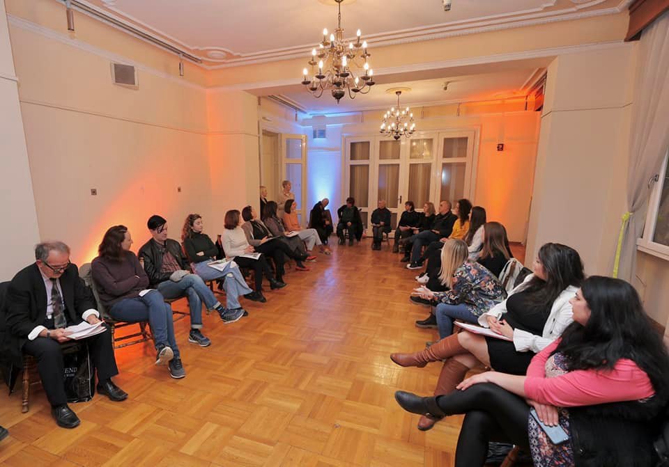  Фото илустрација 