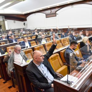 Завршена 11. сједница, Граду умањени приходи за четири милиона КМ