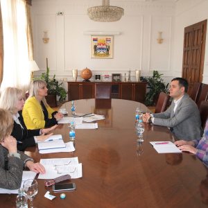 Сарадња са Новим Садом: О новим идејама и приступу „Кочићевом збору“ Сарадња са Новим Садом: О новим идејама и приступу „Кочићевом збору“