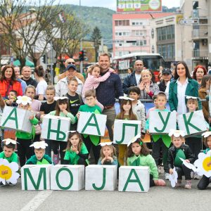 Настављена прољећна бајка: Сјајна и весела атмосфера обиљежила први Бањалучки карневал