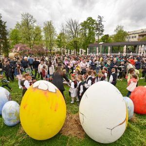 Парк Петар Кочић: Шаренило, креативност и сјајна атмосфера обиљежили „Васкршњи пикник“