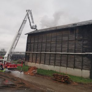 Пожар у Улици браће Пиштељића под контролом Пожар у Улици браће Пиштељића под контролом