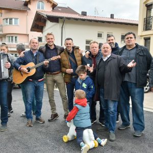 Бољи услови за мјештане Улице Милана Кнежине Бољи услови за мјештане Улице Милана Кнежине