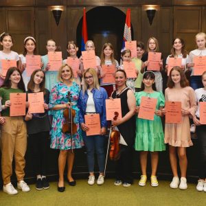 Бански двор: Одржана мајсторска радионица „Радост свирања“ Бански двор: Одржана мајсторска радионица „Радост свирања“