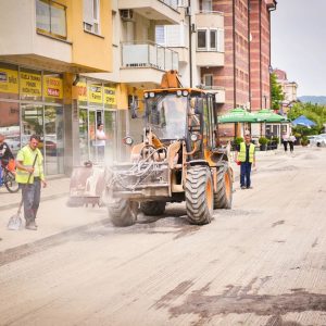 Град велико градилиште: Нови асфалт у десетинама улица Град велико градилиште: Нови асфалт у десетинама улица