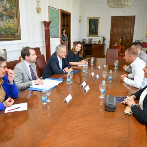 Сусрет у Градској управи: Станивуковић разговарао са Сатлером