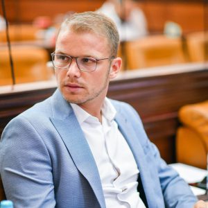 Градоначелник пронашао привремено рјешење за превоз: Бањалучани сутра могу на посао аутобусима Градоначелник пронашао привремено рјешење за превоз: Бањалучани сутра могу на посао аутобусима