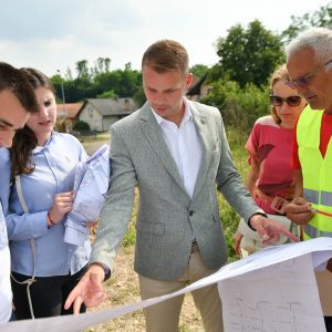 Izgradnja saobraćajnice na Tunjicama: Gradonačelnik obišao radove