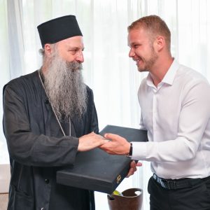 Градоначелник у Тузли: Бања Лука је увијек тамо гдје је наш народ и гдје је наша црква