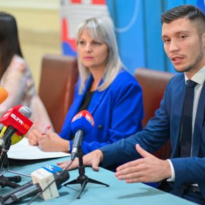 Кресојевић: Лош уговор о превозу наслиједили смо од претходне администрације, али поскупљење неће осјетити осјетљиве категорије