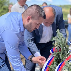 Дринић на парастосу у Љубачеву: Народ који не чува своју историју од заборава нема свијетлу будућност