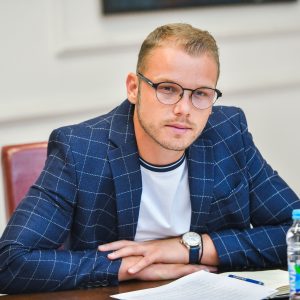 Данас у 15.00 часова: Ванредно обраћање градоначелника радницима Градске управе Данас у 15.00 часова: Ванредно обраћање градоначелника радницима Градске управе