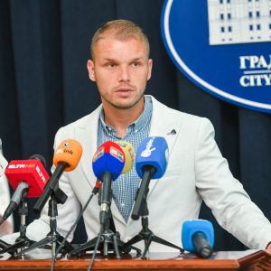 Од недјеље до недјеље: Скупштинска комисија оборила ребаланс и боље гријање, нови корак у случају „Водовод“, субвенције за пословне субјекте… Од недјеље до недјеље: Скупштинска комисија оборила ребаланс и боље гријање, нови корак у случају „Водовод“, субвенције за пословне субјекте…