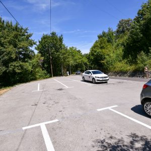 Урађена и нова паркинг мјеста уз новообновљени пут према Бањ брду Урађена и нова паркинг мјеста уз новообновљени пут према Бањ брду