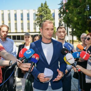 Градоначелник предао иницијативу за бесплатну легализацију стамбених објеката