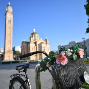 Grad poklanja: Parking za bicikle za pet zajednica etažnih vlasnika