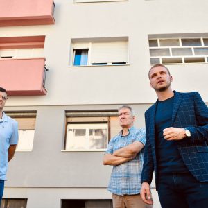 Радови при крају: Зграда у Улици Браће Пантића добиће потпуно нови изглед