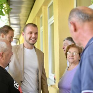 Градоначелник на лицу мјеста: Велико интересовање суграђана за бесплатну легализацију