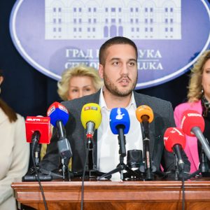 Радостан дан за Бањалучане: Стара фонтана се враћа у град