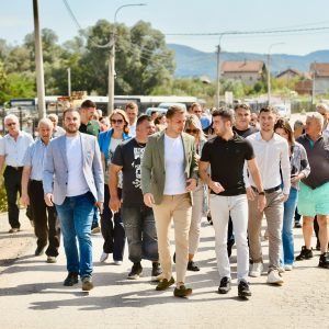 Višemilionski projekat na koji su mještani čekali godinama: Počeo nastavak rekonstrukcije Ulice Kralja Aleksandra I Karađorđevića Višemilionski projekat na koji su mještani čekali godinama: Počeo nastavak rekonstrukcije Ulice Kralja Aleksandra I Karađorđevića