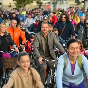 До сада најпосјећенија бициклијада: Градоначелник и стотине суграђана дефиловали градом