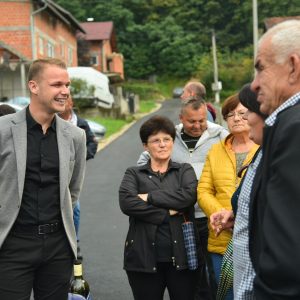 Асфалт и у Улици Другог крајишког корпуса у Мотикама Асфалт и у Улици Другог крајишког корпуса у Мотикама