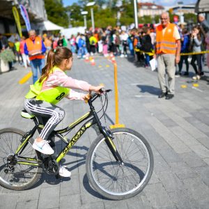 Посвећени урбаној мобилности: Најмлађи се такмичили у вожњи бицикла
